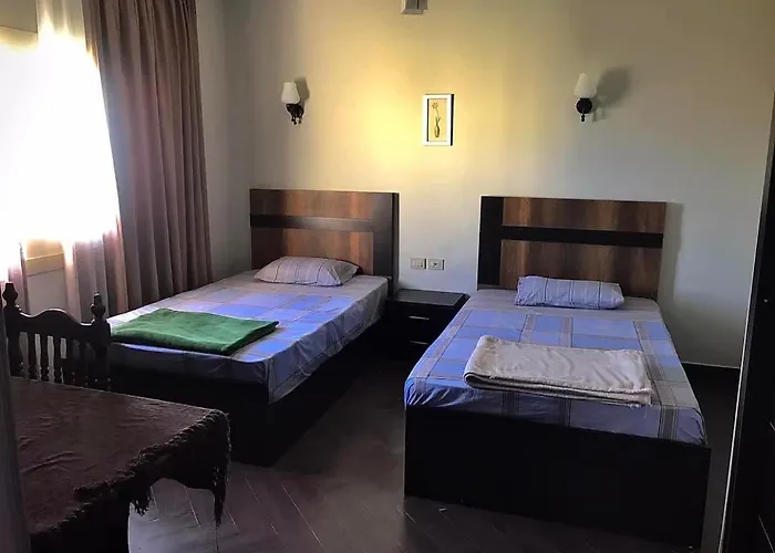 In Amwaj Oyoun & Casino - Families And Couples Only Dağ evi