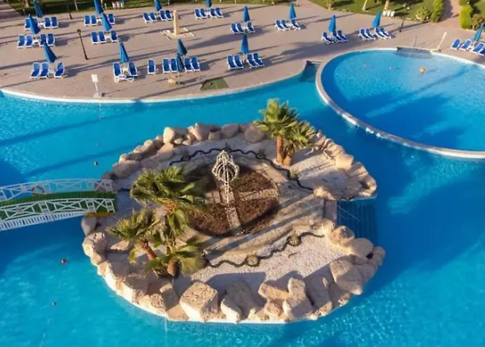 In Amwaj Oyoun & Casino - Families And Couples Only *