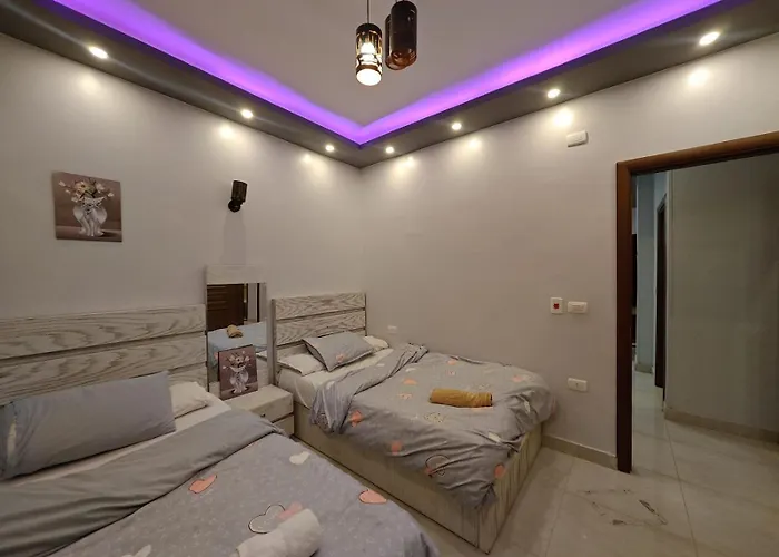In Amwaj Oyoun & Casino - Families And Couples Only Dağ evi